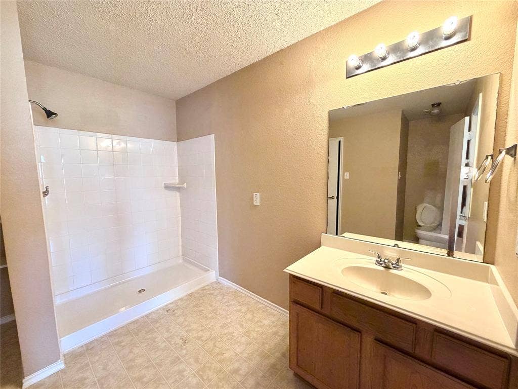 185 Rolling Court, Lancaster, TX 75146 185 Rolling Court, Lancaster, TX 75146