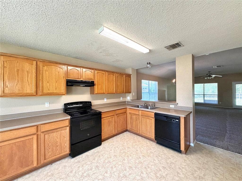 185 Rolling Court, Lancaster, TX 75146 185 Rolling Court, Lancaster, TX 75146