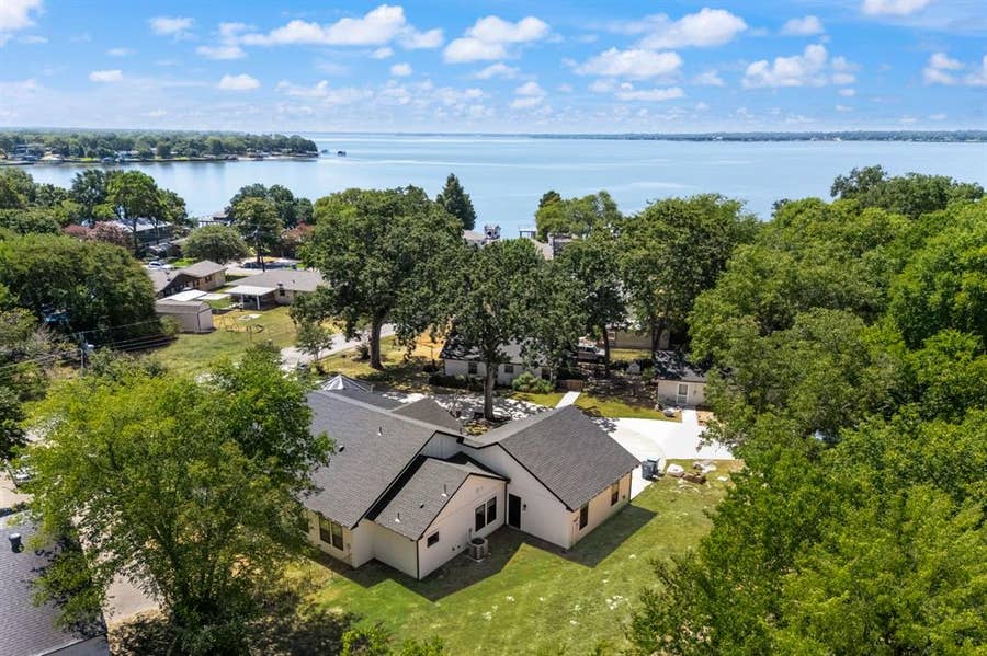 Property photo for 131 Lakeway Lane, Gun Barrel City, TX