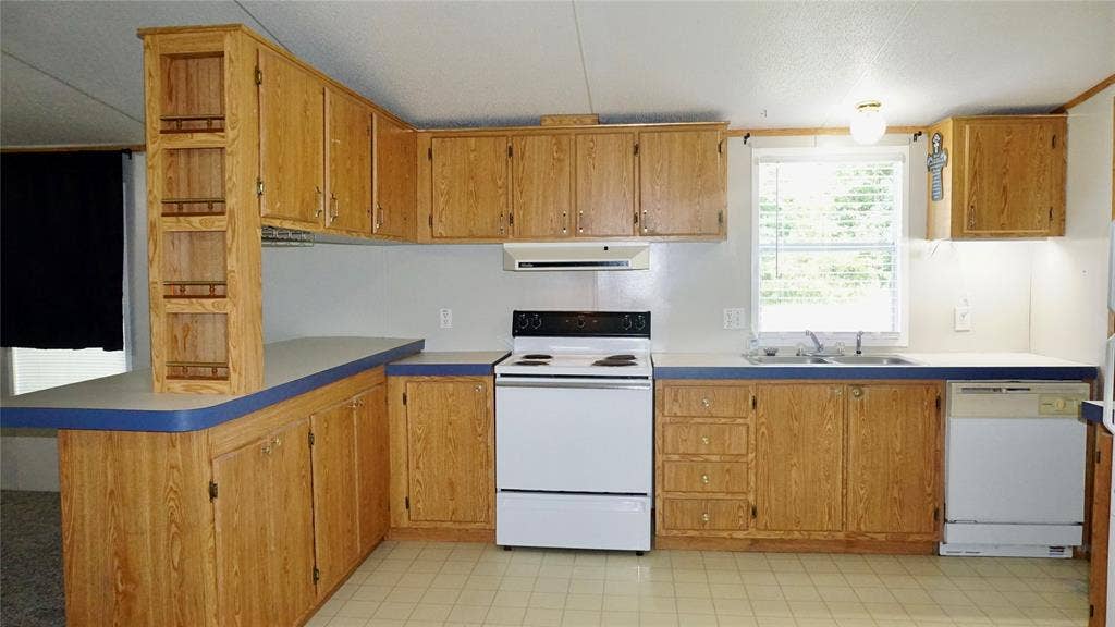 5227 Skyline Drive, Chandler, TX 75758 5227 Skyline Drive, Chandler, TX 75758