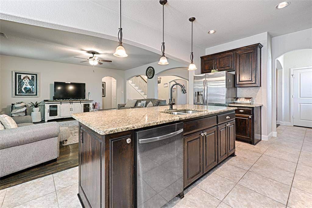 6010 Park View Drive, Midlothian, TX 76065 6010 Park View Drive, Midlothian, TX 76065