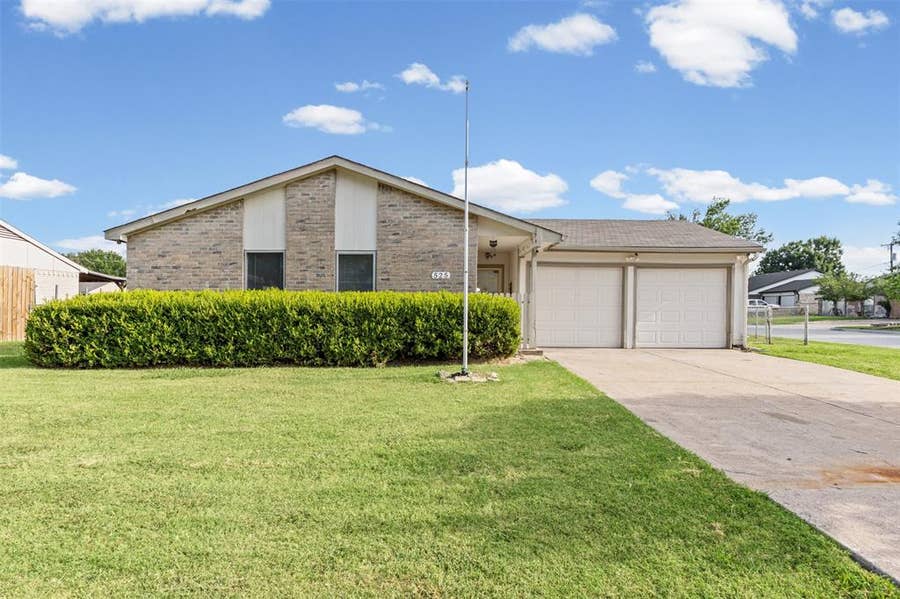 Property photo for 525 Alva Drive, Grand Prairie, TX