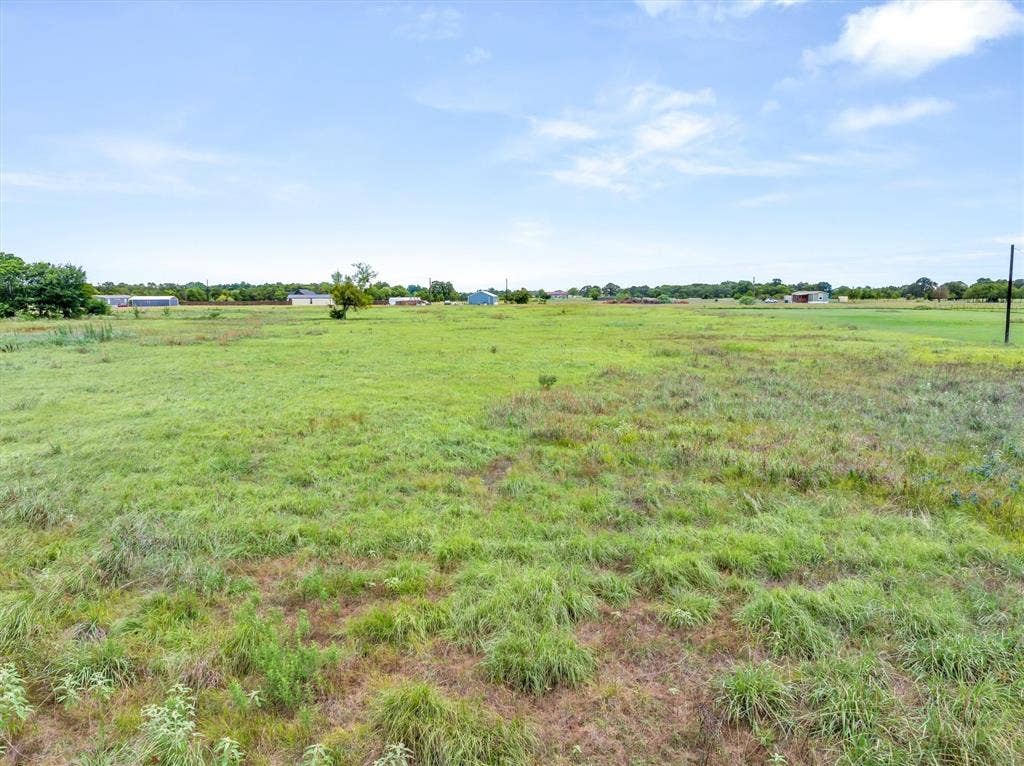 Lot 3R W. Cedar PKWY, Kemp, TX 75143 Expansive open field with green and brown grasses
