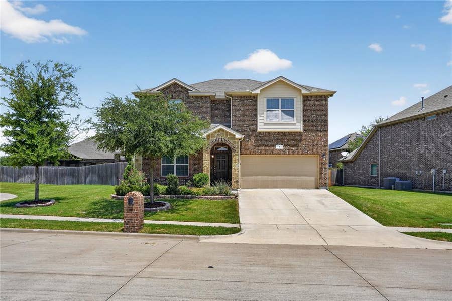 Property photo for 2 Mapleridge Drive, Edgecliff Village, TX