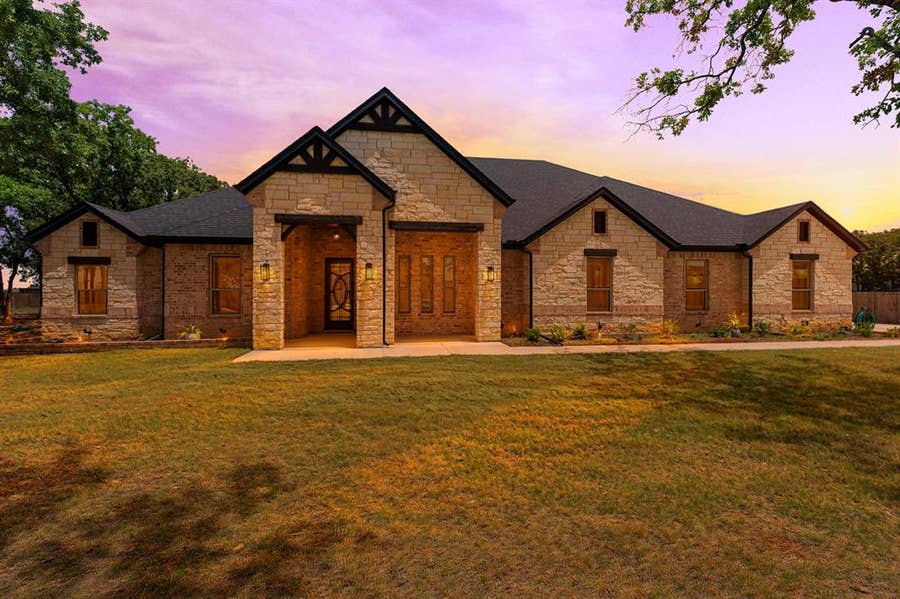 Property photo for 300 Seacross Court, Combine, TX