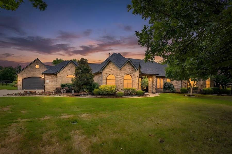 Property photo for 12805 Daybreak Trail, Burleson, TX