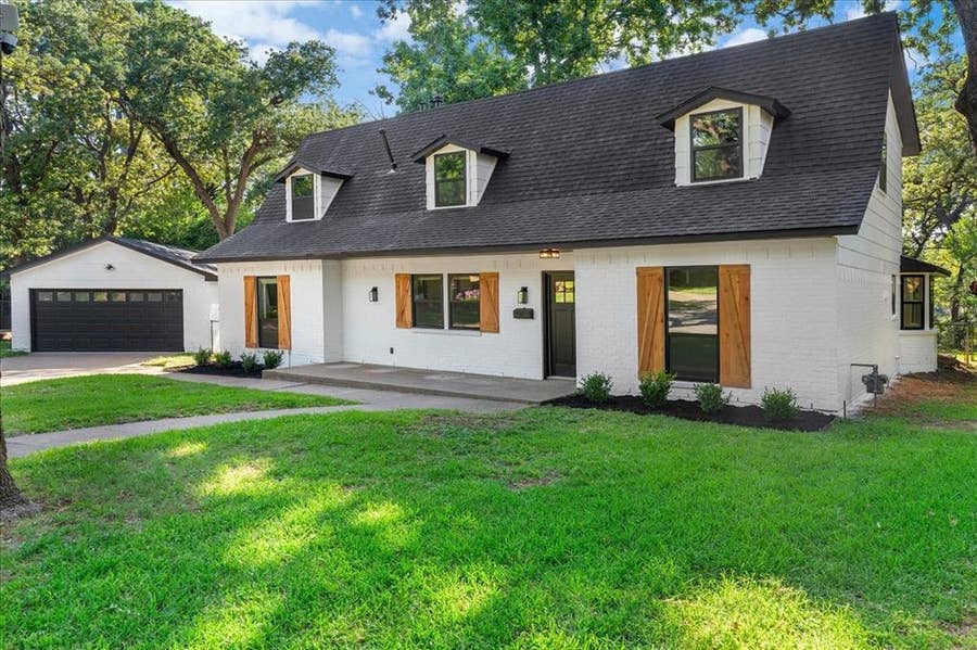 Property photo for 1815 Wellington Court, Arlington, TX