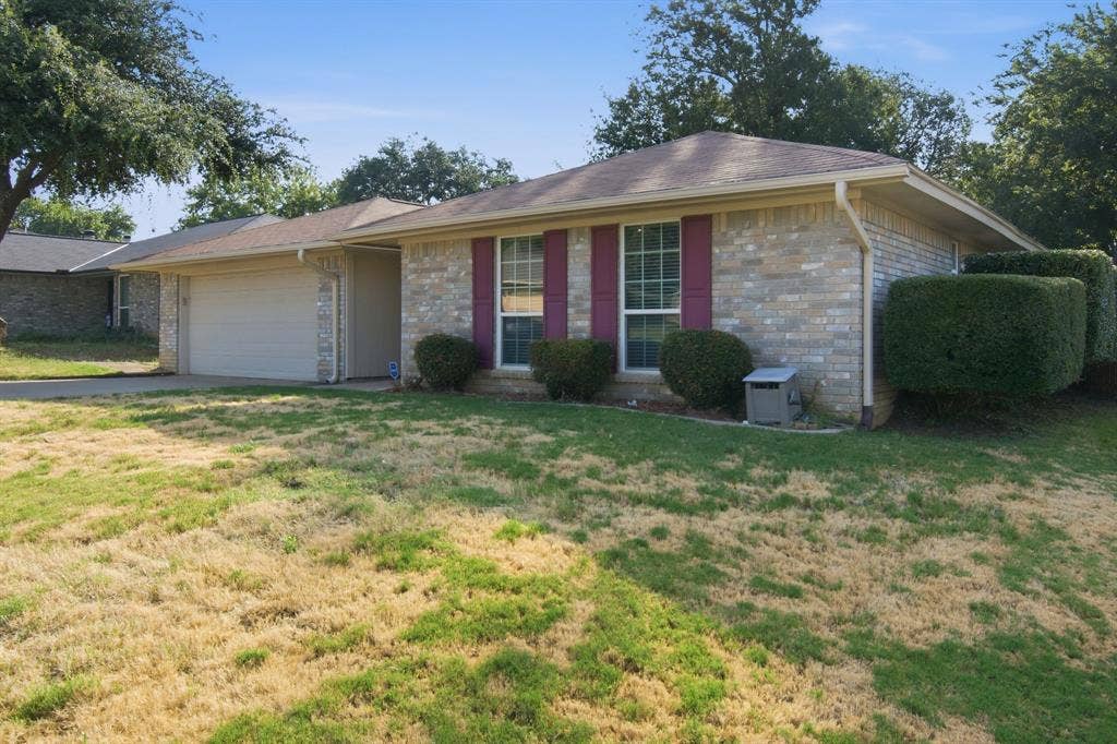 2502 Cranberry Lane, Euless, TX 76039 2502 Cranberry Lane, Euless, TX 76039