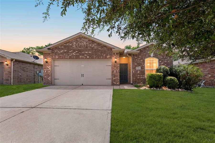 Property photo for 3003 Rocking Hills Trail, Forney, TX