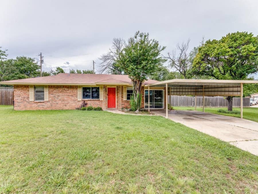 Property photo for 325 Walnut Avenue, Azle, TX