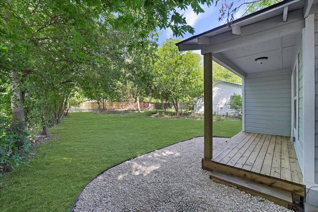 116 Opal Street, Waxahachie, TX 75165 Virtual Grassing