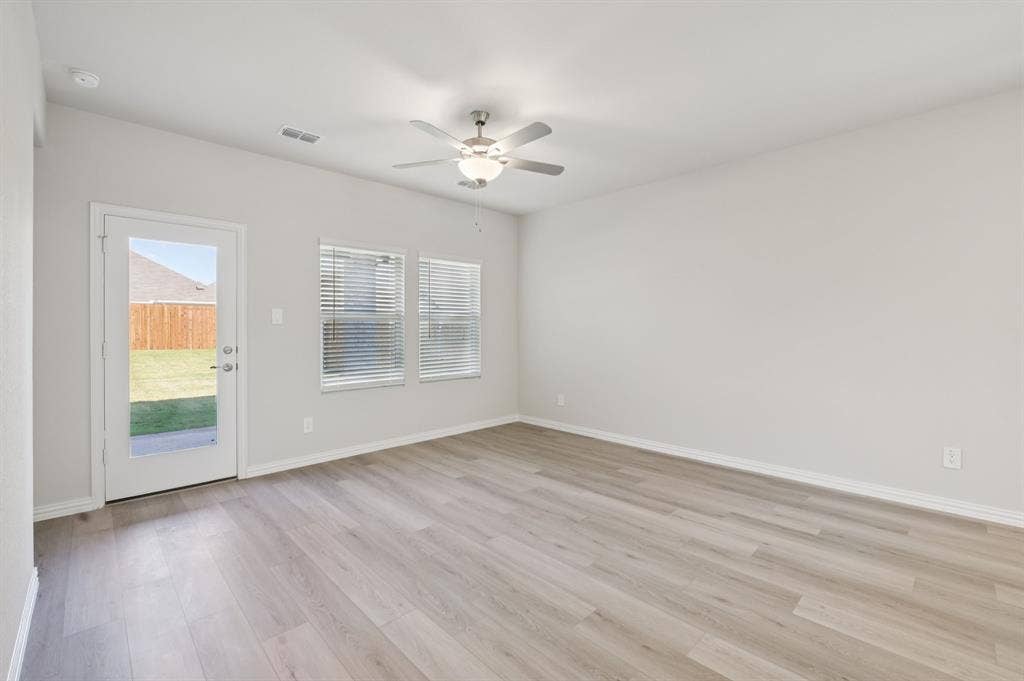 126 Winchester Hill Lane, Princeton, TX 75071 Photo is not of the actual home, but is an inspirational photo of builder’s model home and may depict options, furnishings, and/or decorator features that are not included.
