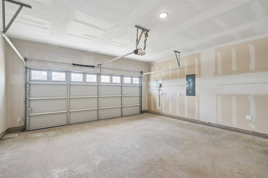 122 Winchester Hill Lane, Princeton, TX 75071 Photo is not of the actual home, but is an inspirational photo of builder’s model home and may depict options, furnishings, and/or decorator features that are not included.
