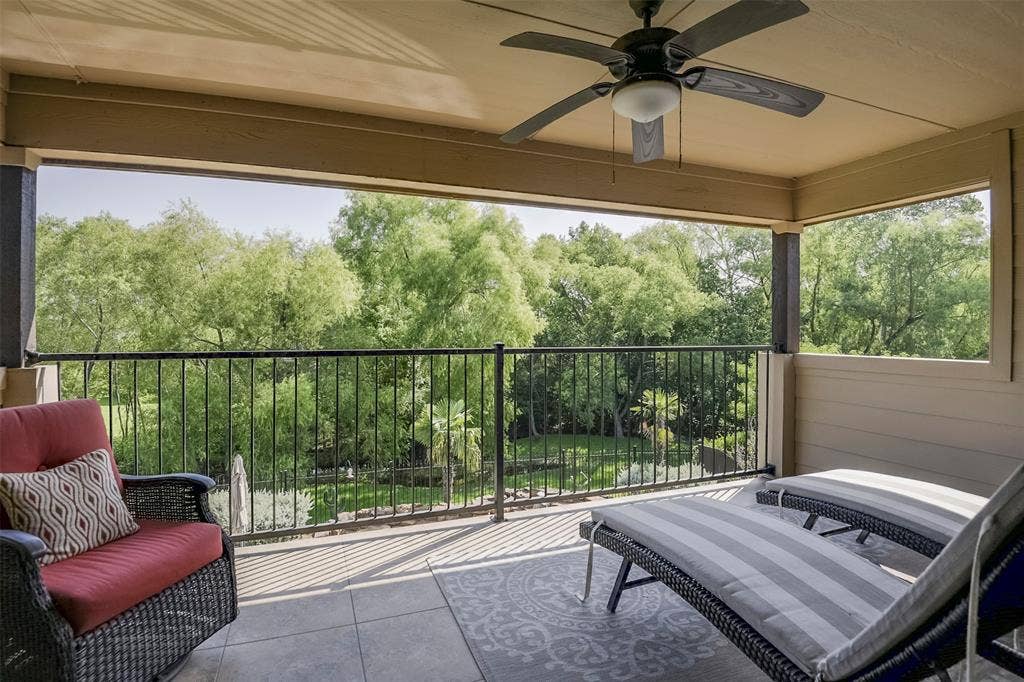 Upstairs balcony off of gameroom overlooking the pool