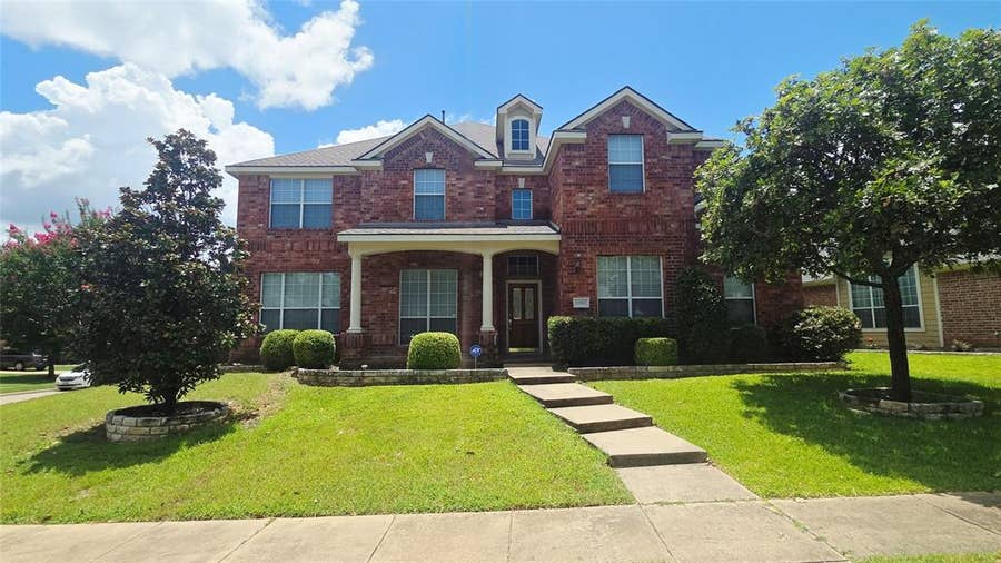 Property photo for 1902 Smoke Tree Trail, Garland, TX