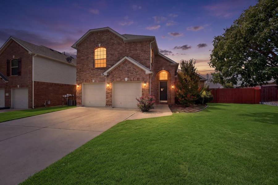 Property photo for 6925 Cattle Drive, Fort Worth, TX