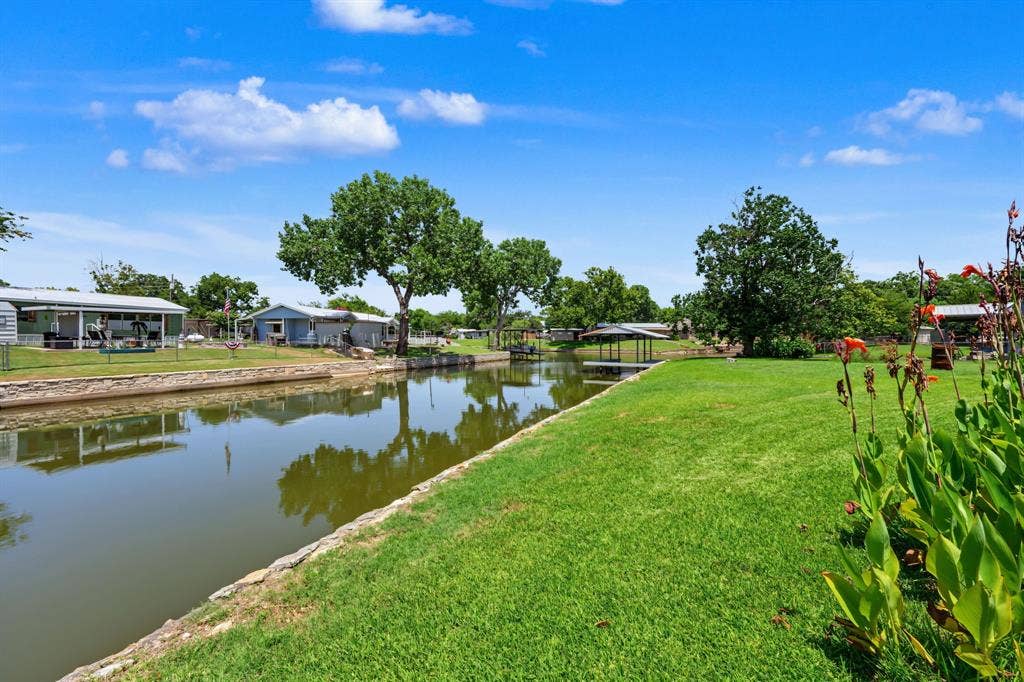 4316 Cottonwood Court, Granbury, TX 76049 4316 Cottonwood Court, Granbury, TX 76049