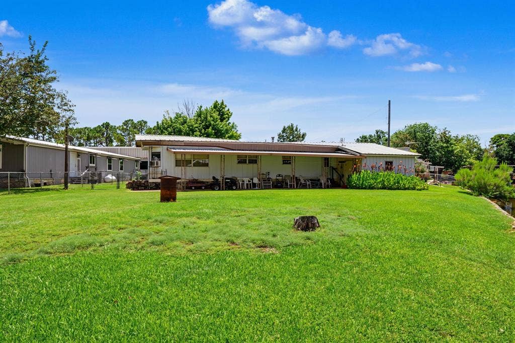 4316 Cottonwood Court, Granbury, TX 76049 4316 Cottonwood Court, Granbury, TX 76049