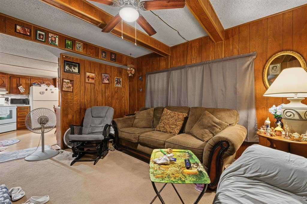 4316 Cottonwood Court, Granbury, TX 76049 4316 Cottonwood Court, Granbury, TX 76049