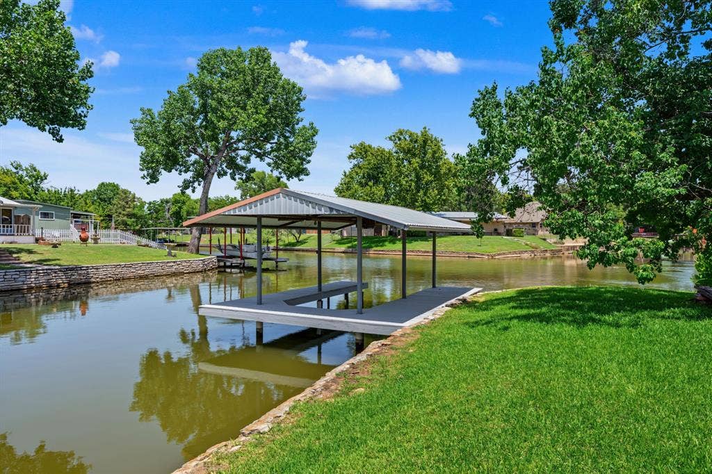 4316 Cottonwood Court, Granbury, TX 76049 4316 Cottonwood Court, Granbury, TX 76049