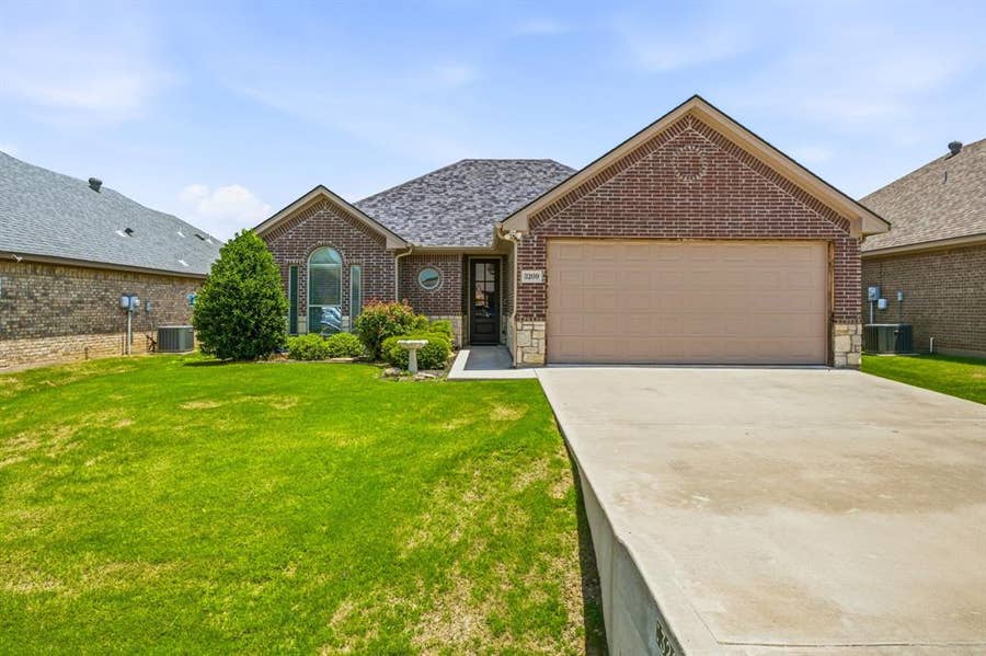 Property photo for 3209 Main Street, Granbury, TX