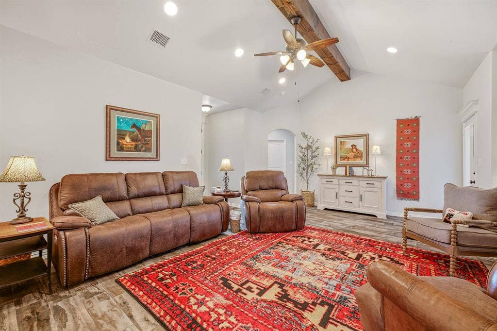 3209 Main Street, Granbury, TX 76049 3209 Main Street, Granbury, TX 76049