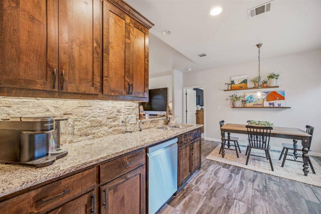 3209 Main Street, Granbury, TX 76049 3209 Main Street, Granbury, TX 76049