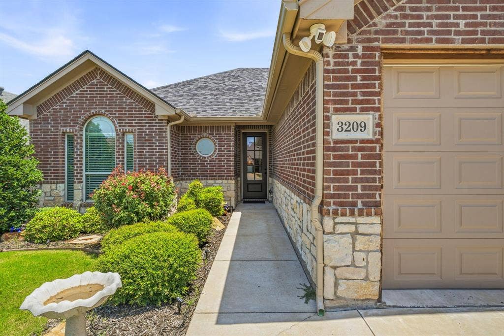 3209 Main Street, Granbury, TX 76049 3209 Main Street, Granbury, TX 76049