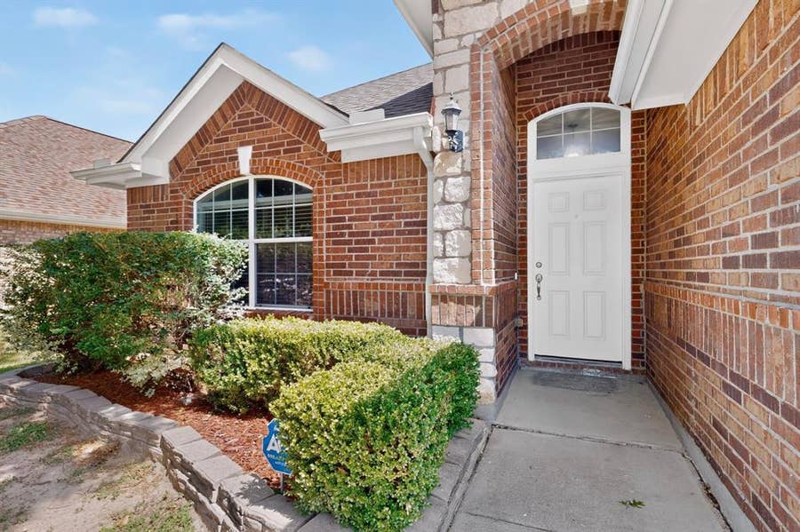 Property photo for 1320 Clearwater Drive, Grand Prairie, TX