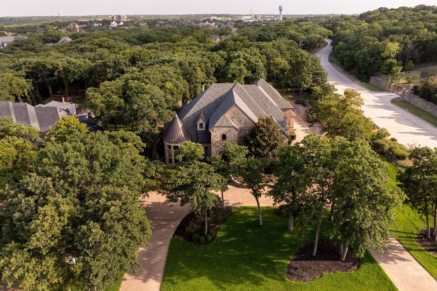 Property photo for 613 Silver Spur Drive, Southlake, TX