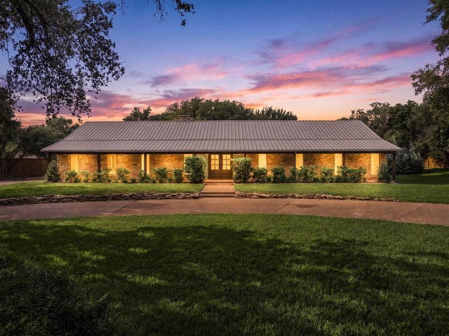 Property photo for 214 Oak Creek Circle, McGregor, TX