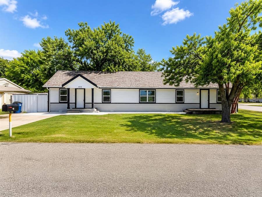 Property photo for 409 Jefferson Avenue, Princeton, TX