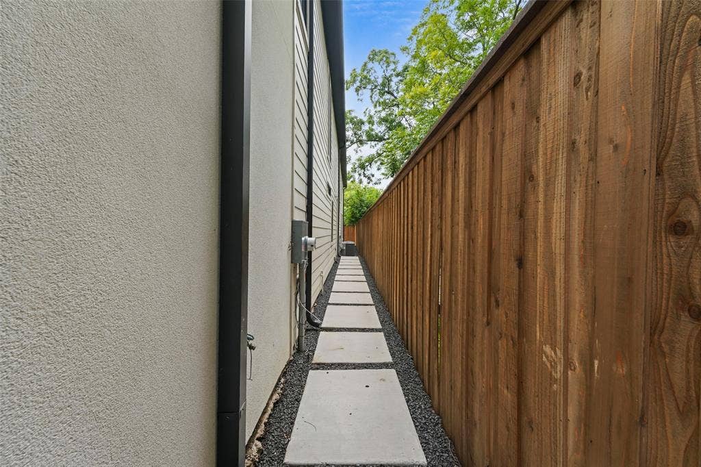 2304 Hondo, Dallas, TX 75219 2304 Hondo, Dallas, TX 75219