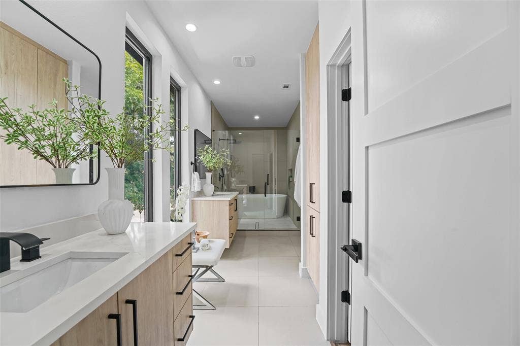 2304 Hondo, Dallas, TX 75219 2304 Hondo, Dallas, TX 75219
