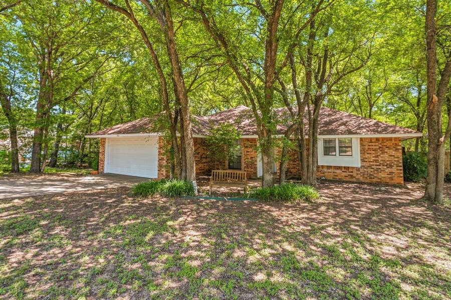 Property photo for 1303 Spanish Flower Drive, Granbury, TX