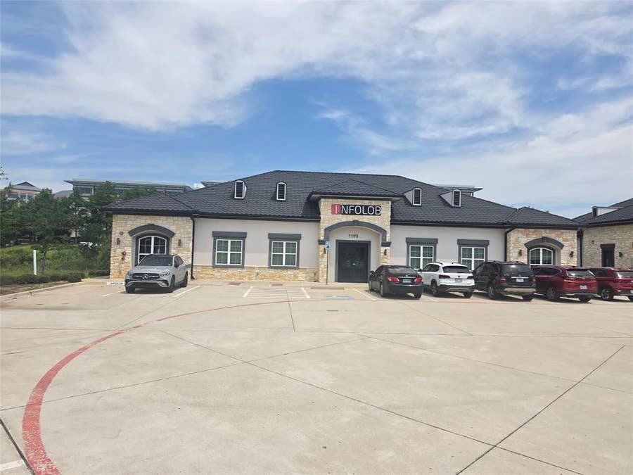 Property photo for 1193 W CARPENTER Freeway, #100, Irving, TX