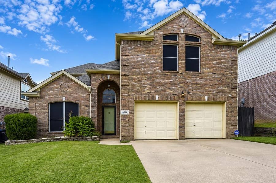 Property photo for 5016 Coral Creek Drive, Fort Worth, TX