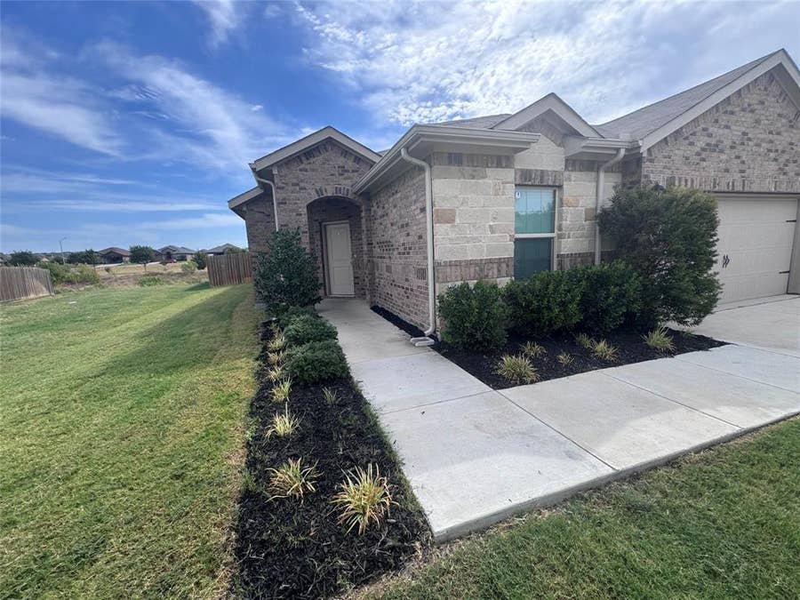 Property photo for 9312 Red Brush Trail, Fort Worth, TX