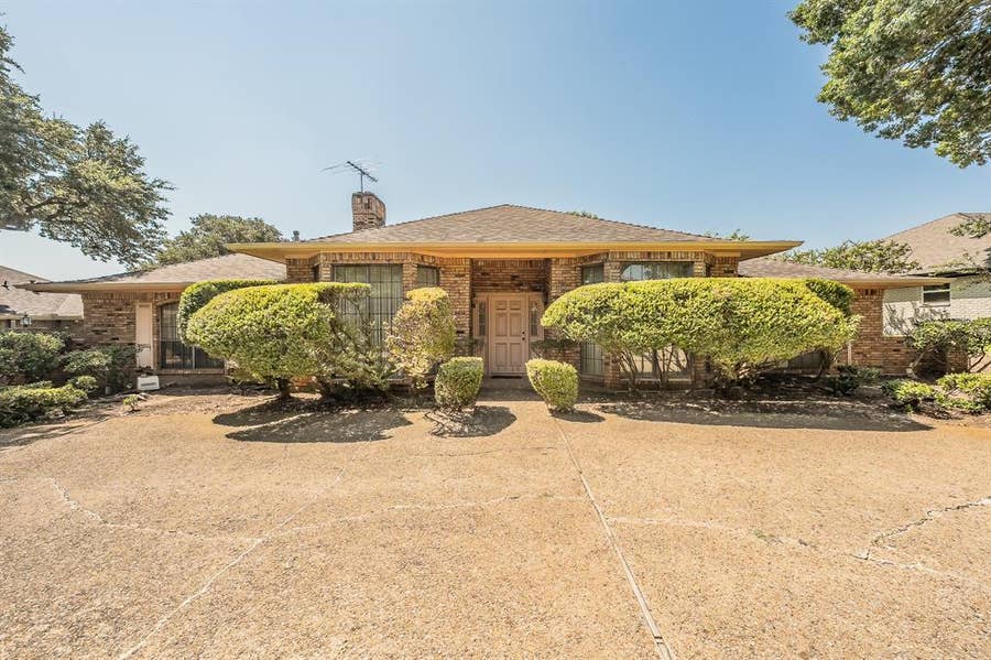 Property photo for 7720 Lone Moor Circle, Dallas, TX