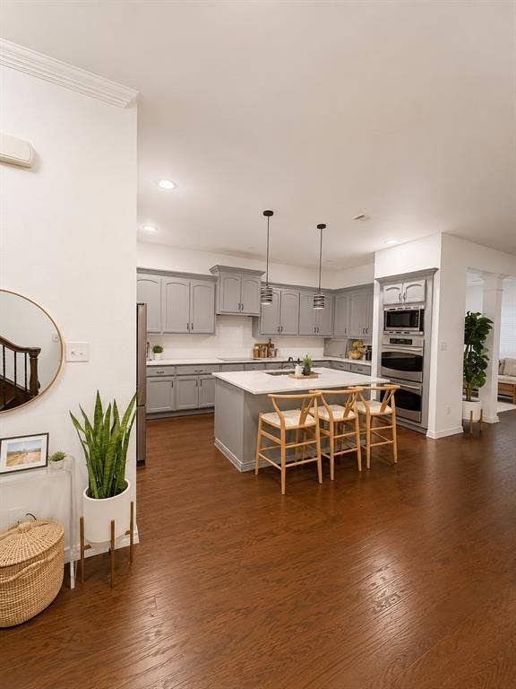 232 Buckingham Avenue, Euless, TX 76040 232 Buckingham Avenue, Euless, TX 76040