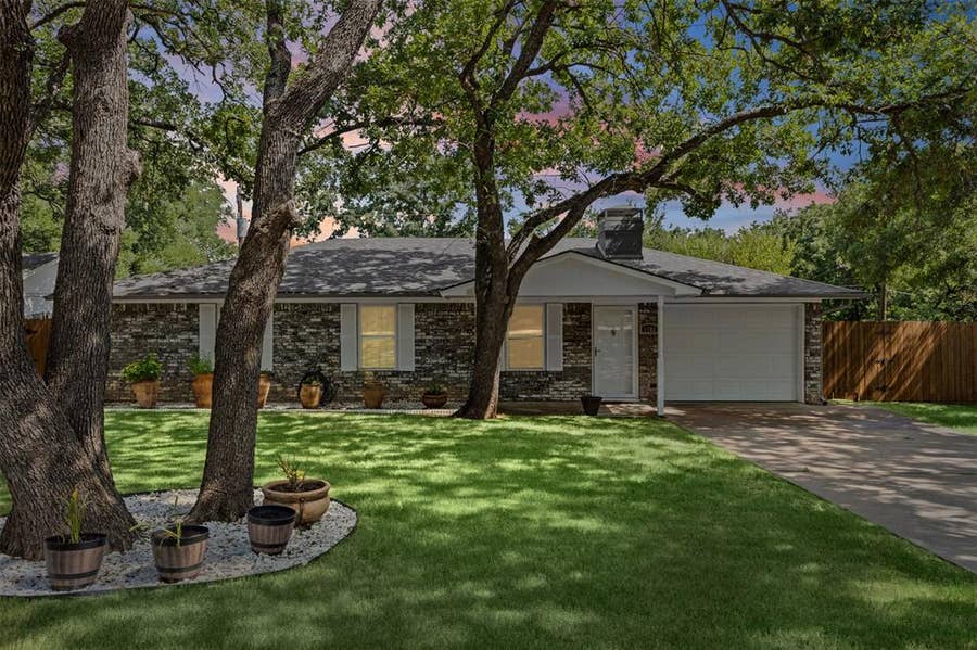 Property photo for 1702 Saddle Road, Granbury, TX