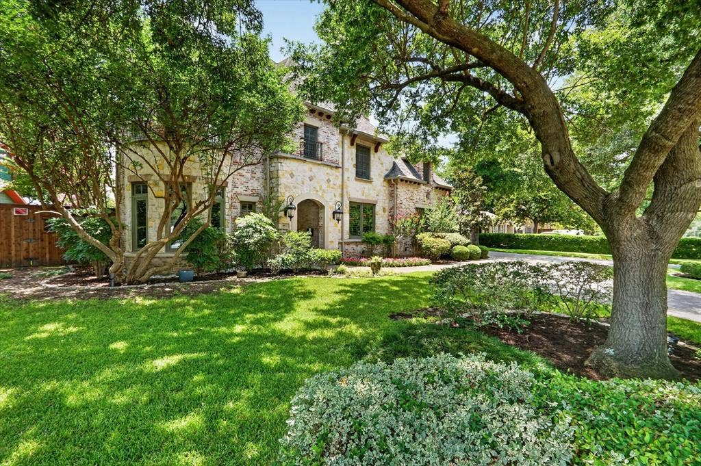 6032 Burgundy Road, Dallas, TX 75230 6032 Burgundy Road, Dallas, TX 75230