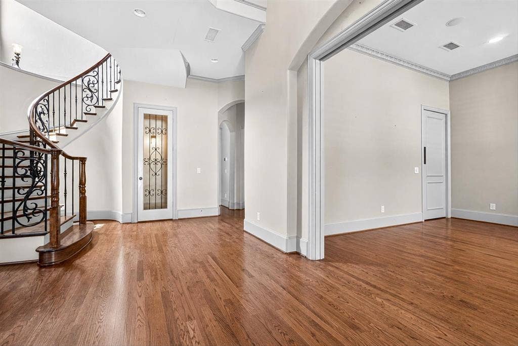 6032 Burgundy Road, Dallas, TX 75230 6032 Burgundy Road, Dallas, TX 75230