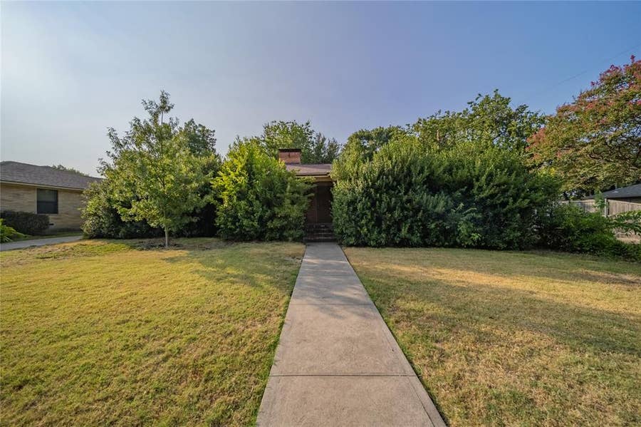 Property photo for 6467 Glennox Lane, Dallas, TX