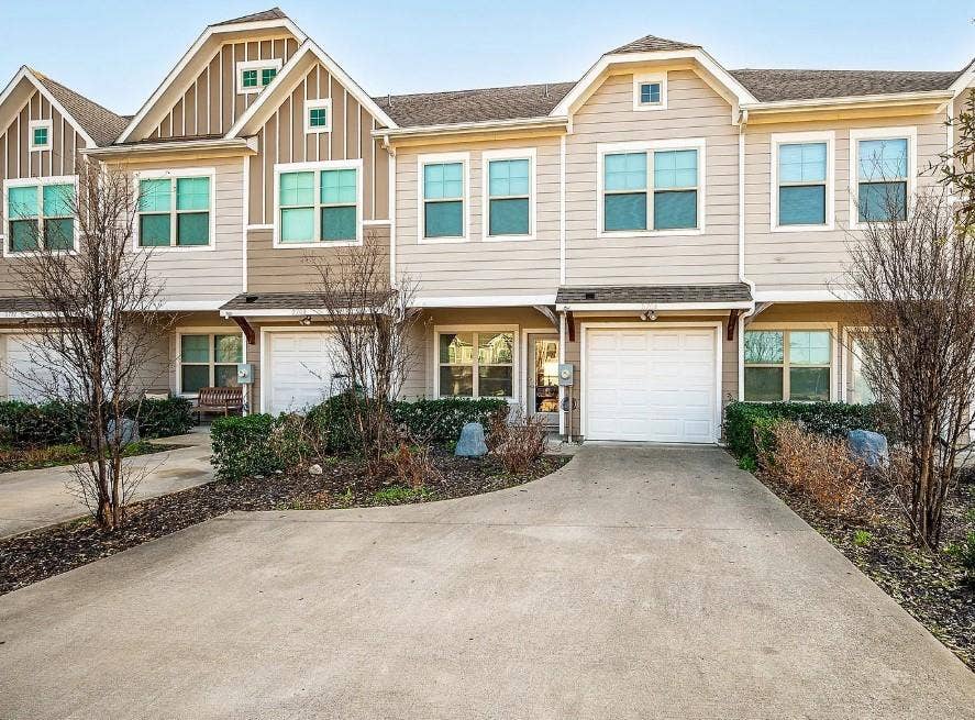 Property photo for 2708 Vine Court, Denton, TX