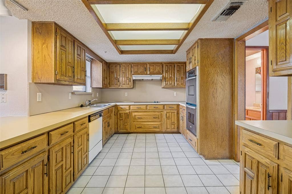 1423 Cassandra Circle, DeSoto, TX 75115 1423 Cassandra Circle, DeSoto, TX 75115