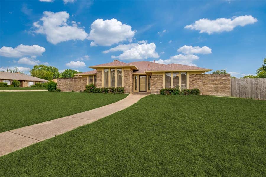 Property photo for 1423 Cassandra Circle, DeSoto, TX