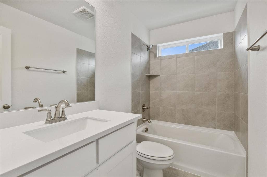 2830 Shane Drive, Midlothian, TX 76065 2830 Shane Drive, Midlothian, TX 76065