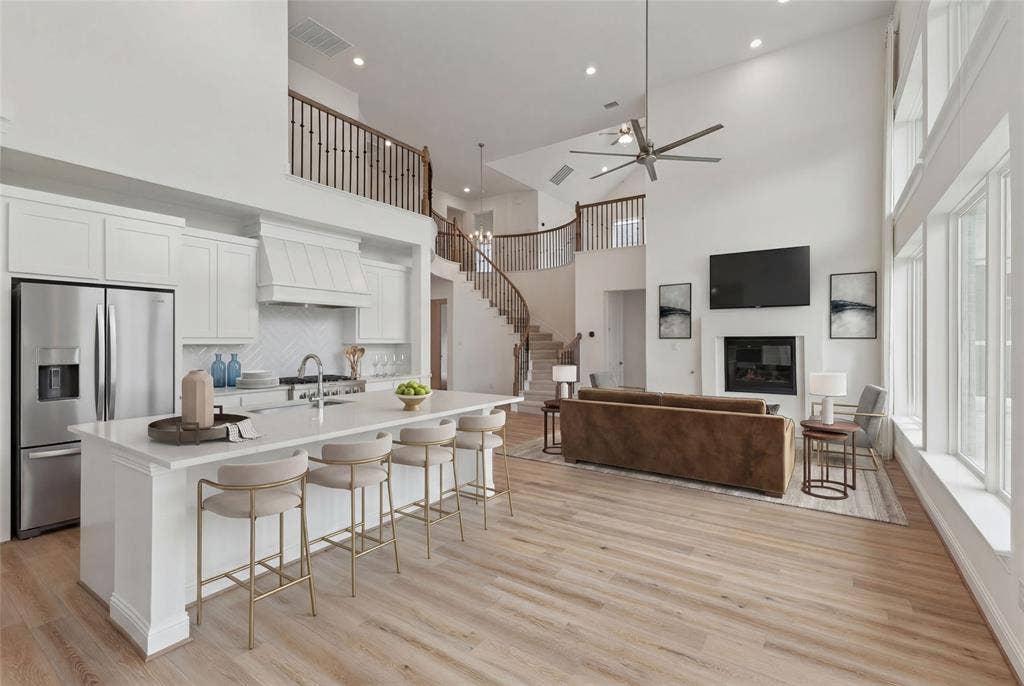 2830 Shane Drive, Midlothian, TX 76065 2830 Shane Drive, Midlothian, TX 76065