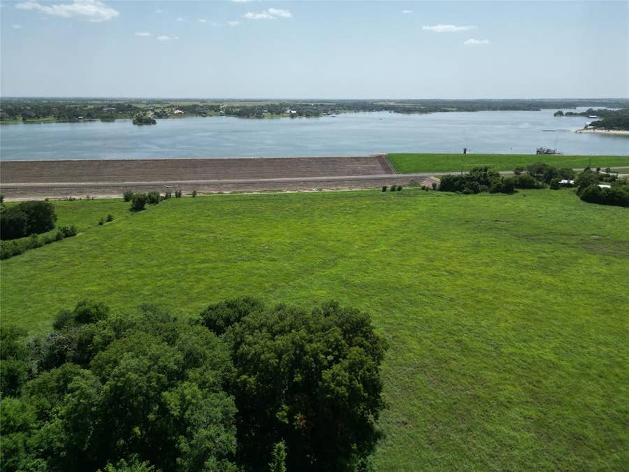 Property photo for 3627 Howard Road, Waxahachie, TX